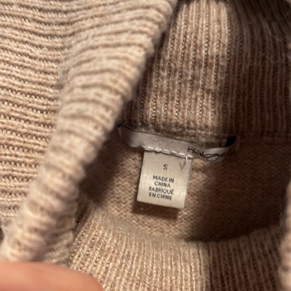 Open Shoulder Turtleneck Sweater - Picture 3 of 4